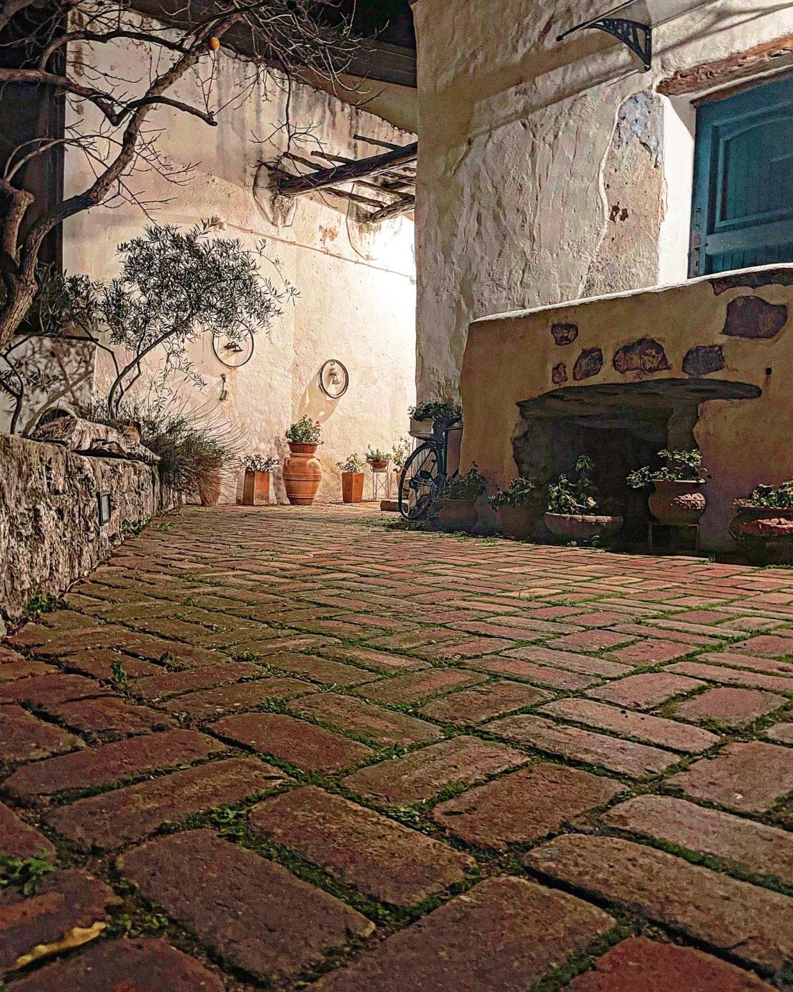 B&B Corte San Lussorio Oliena Exterior foto
